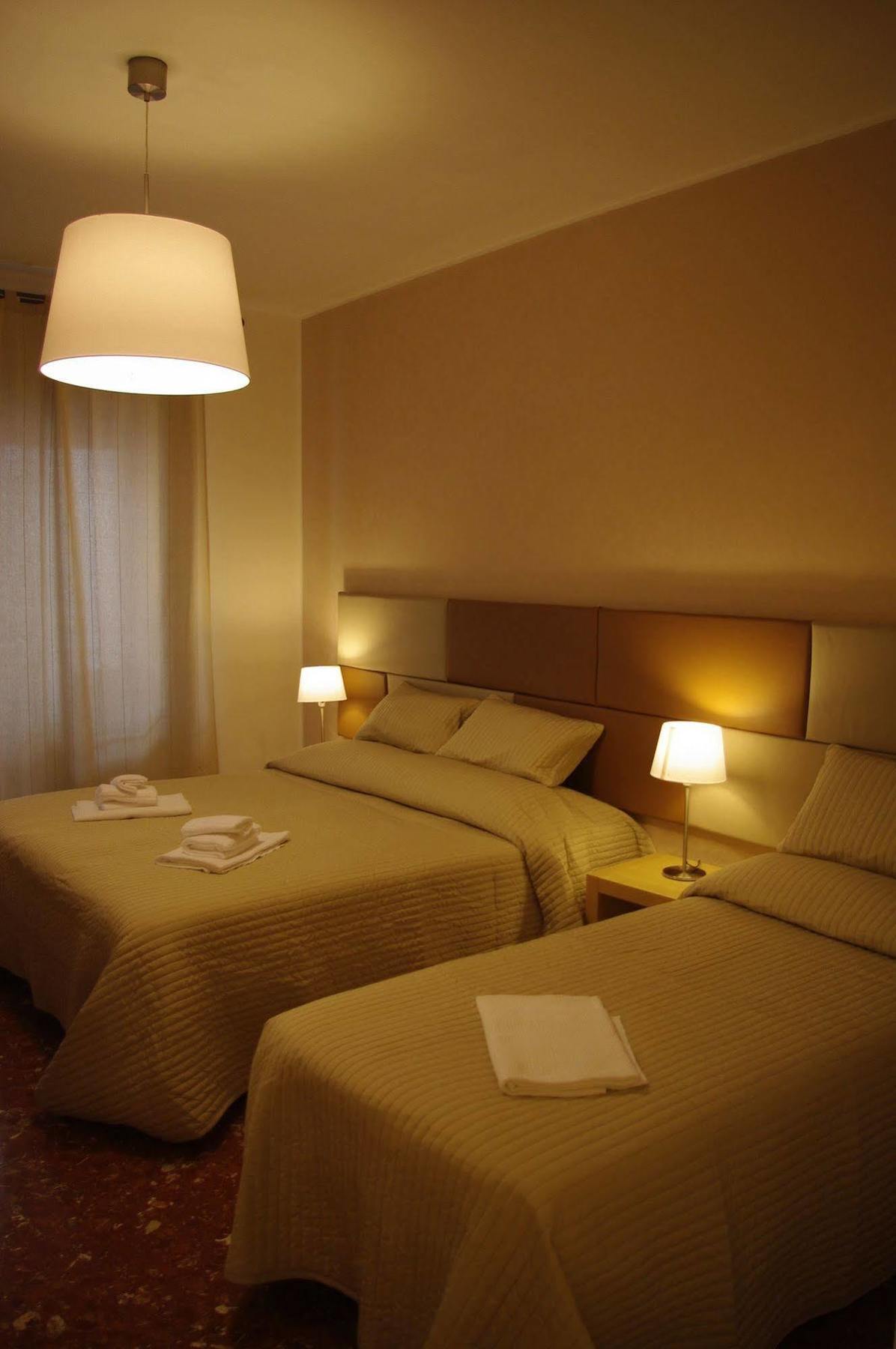 In Roma Life Hotel Kültér fotó